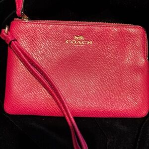 Coach Fuchsia Leather Wristlet,new.